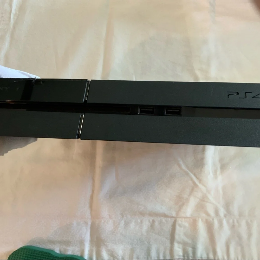 Sony PlayStation 4 CUH-1001A Black Console W/ Cords